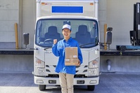 飲食店への3温帯食品の配送ドライバー(派遣社員/年齢不問) 《さいたま市岩槻区》週払いOK・3ｔ～4ｔ車での飲食店への3温帯食品の配送ドライバー！（Web面接OK・高収入）求人ID:15152